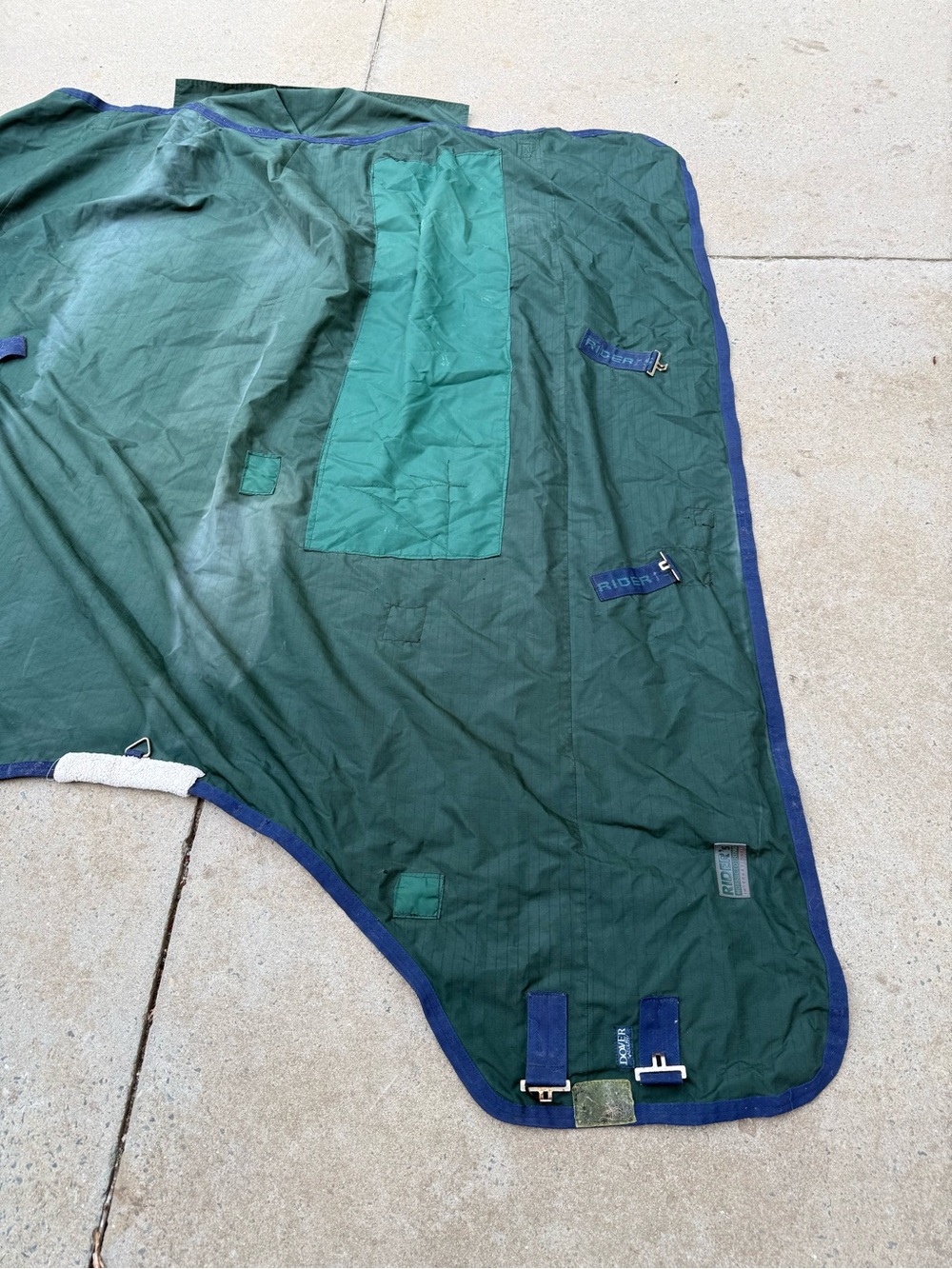Riders by DOVER used turnout stable sheet size 84 patched functional